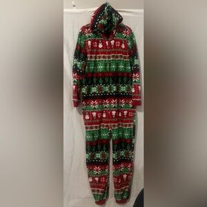 Children's Place Unisex Adult one piece
Christmas holiday pajamas. Size
L$44.95